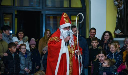 Sveti Nikola darivao je mališane