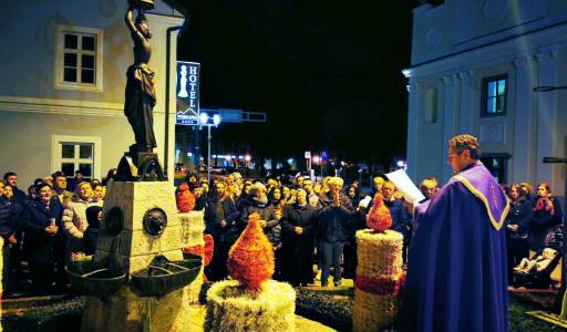 Upaljena je  svijeća nade i iščekivanja